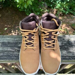 Timberland Brown Leather Boots with Padded Collar and Rubber Soles